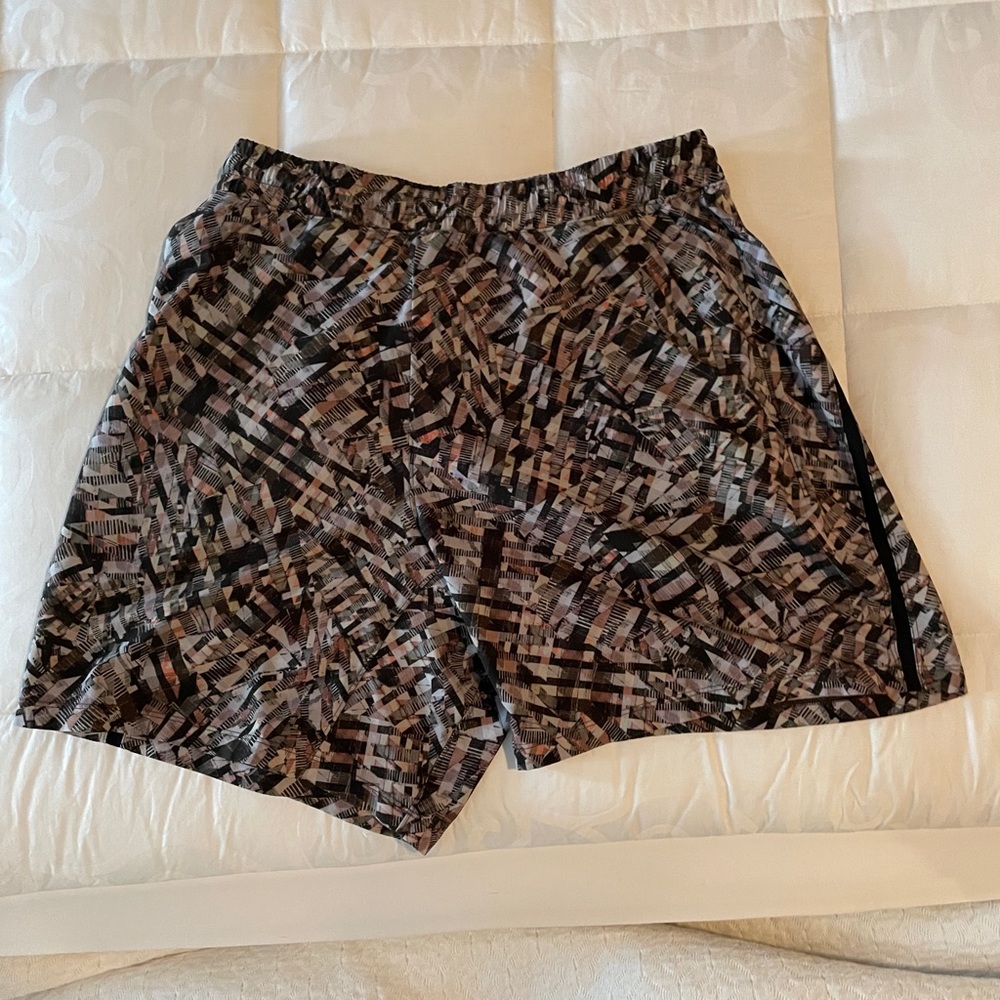 Mens Lululemon workout shorts